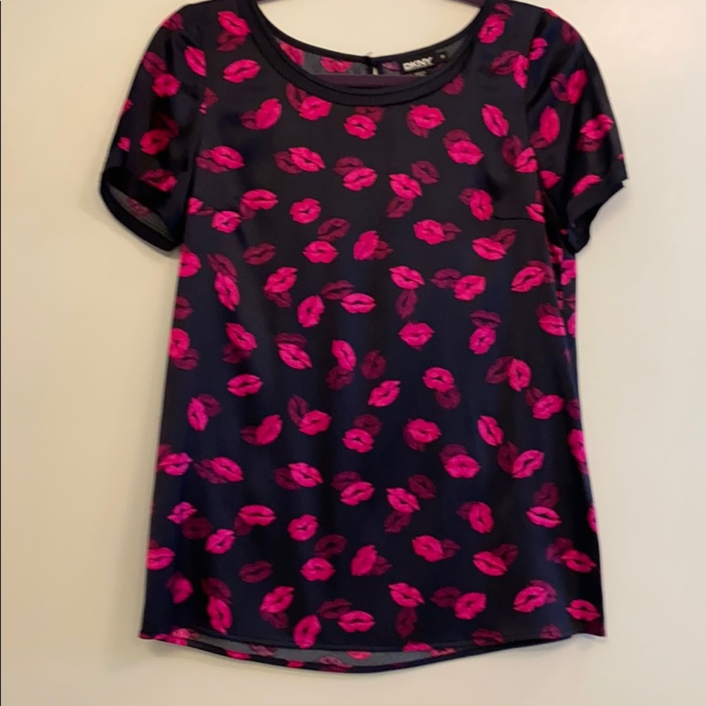 DkNy top - size small petite